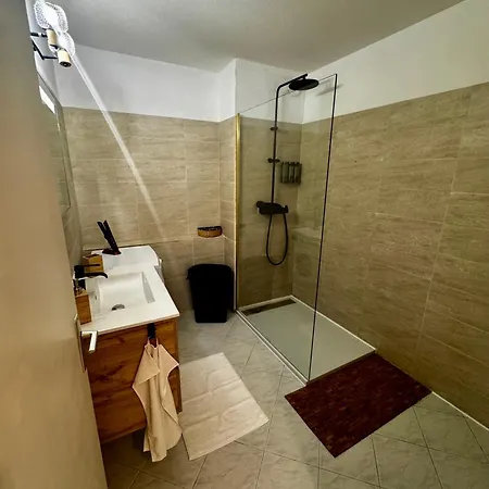 Le Saint Michel - Menton#Monaco - 6 Persons - Parking- Bord De Mer Apartment Menton