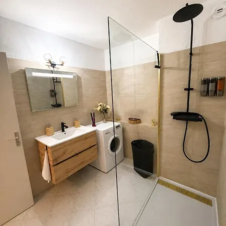Le Saint Michel - Menton#monaco - 6 Persons - Parking- Bord De Apartment *