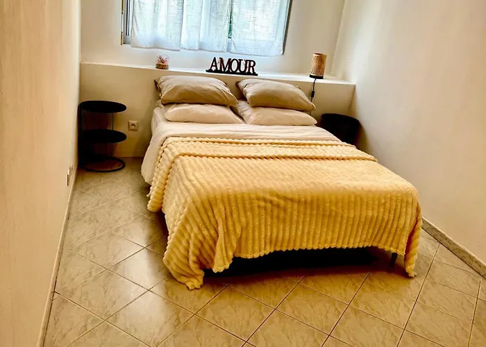 Le Saint Michel - Menton#Monaco - 6 Persons - Parking- Bord De Mer *